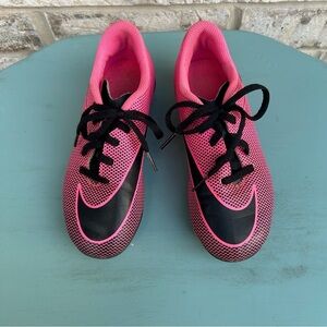 Nike Youth Soccer Cleats Pink Black Size 1Y